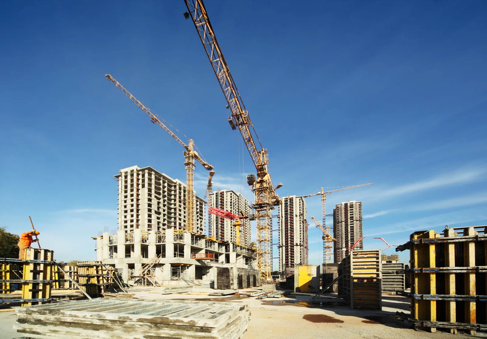 General Contractor Roofing Coordination in Pomona